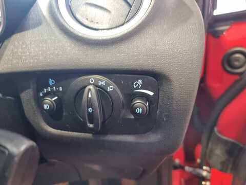 1.25 Zetec Hatchback 3dr Petrol Manual Euro 5 (82 ps)