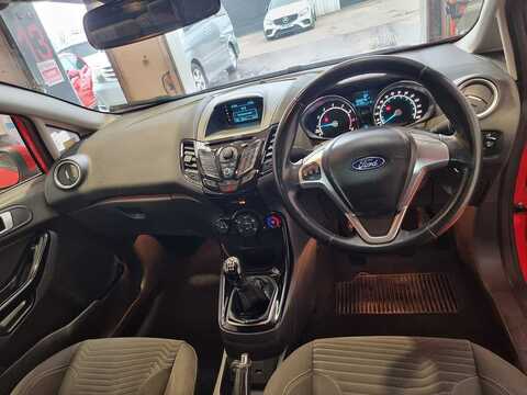 1.25 Zetec Hatchback 3dr Petrol Manual Euro 5 (82 ps)