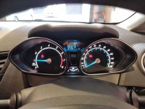 1.25 Zetec Hatchback 3dr Petrol Manual Euro 5 (82 ps)