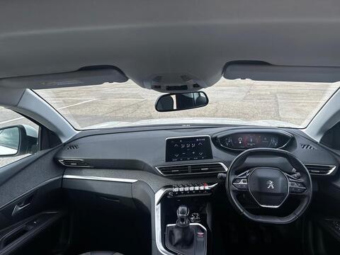 1.2 PureTech Allure SUV 5dr Petrol Manual Euro 6 (s/s) (130 ps)