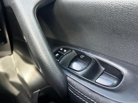 dCi N-Connecta Glass Roof Pack 1.6 5dr SUV Automatic Diesel