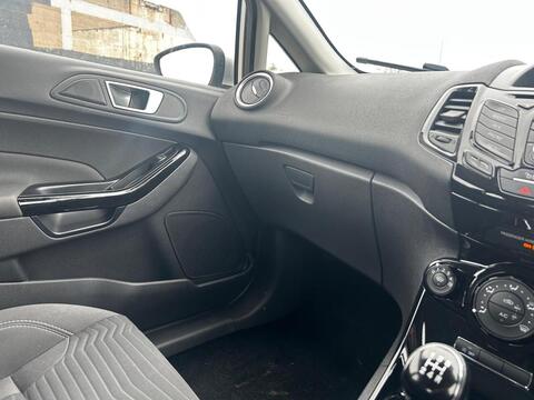 1.0T EcoBoost Zetec Hatchback 5dr Petrol Manual Euro 6 (s/s) (100 ps)