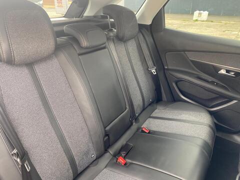 1.2 PureTech Allure SUV 5dr Petrol Manual Euro 6 (s/s) (130 ps)