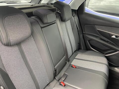 1.2 PureTech Allure SUV 5dr Petrol Manual Euro 6 (s/s) (130 ps)