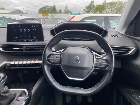 1.2 PureTech Allure SUV 5dr Petrol Manual Euro 6 (s/s) (130 ps)