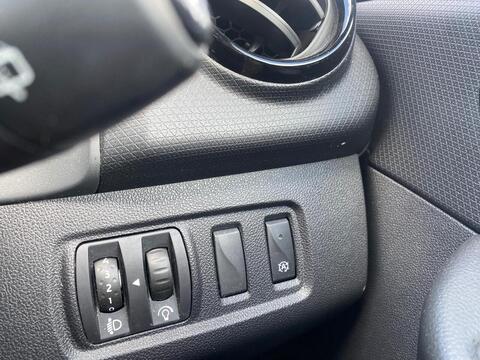 0.9 TCe Iconic Hatchback 5dr Petrol Manual Euro 6 (s/s) (90 ps)