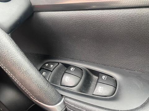 DIG-T Tekna Glass Roof Pack 1.2 5dr SUV Manual Petrol