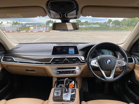 3.0 740Li Saloon 4dr Petrol Auto Euro 6 (s/s) (326 ps)