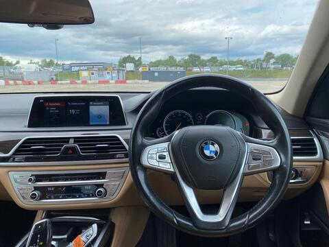 3.0 740Li Saloon 4dr Petrol Auto Euro 6 (s/s) (326 ps)