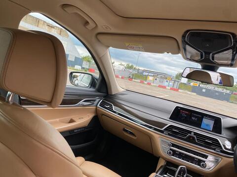3.0 740Li Saloon 4dr Petrol Auto Euro 6 (s/s) (326 ps)
