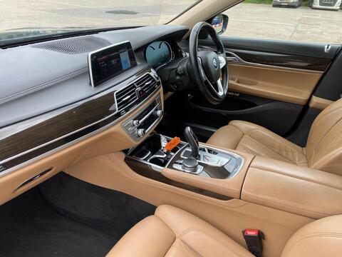 3.0 740Li Saloon 4dr Petrol Auto Euro 6 (s/s) (326 ps)