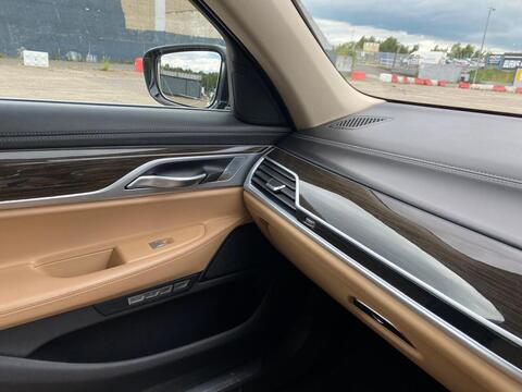 3.0 740Li Saloon 4dr Petrol Auto Euro 6 (s/s) (326 ps)