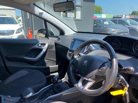 1.2 PureTech Active SUV 5dr Petrol Manual Euro 6 (82 ps)