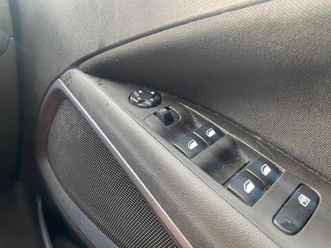 1.2 SE SUV 5dr Petrol Manual Euro 6 (81 ps)