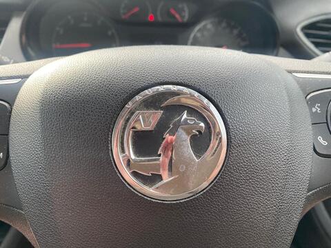 1.2 SE SUV 5dr Petrol Manual Euro 6 (81 ps)