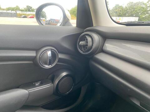 1.5 Cooper Hatchback 5dr Petrol Manual Euro 6 (s/s) (136 ps)