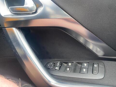1.2 PureTech Allure Premium SUV 5dr Petrol Manual Euro 6 (s/s) (82 ps)