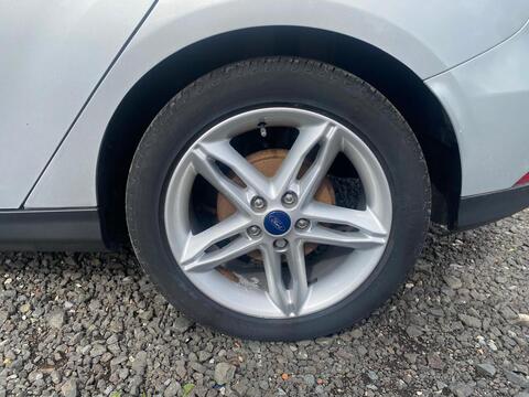 1.0T EcoBoost Titanium Hatchback 5dr Petrol Manual Euro 6 (s/s) (125 ps)