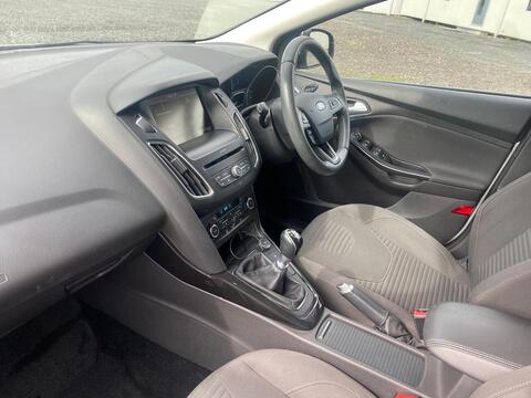 1.0T EcoBoost Titanium Hatchback 5dr Petrol Manual Euro 6 (s/s) (125 ps)