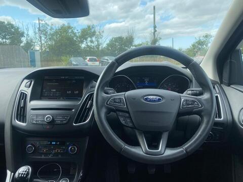 1.0T EcoBoost Titanium Hatchback 5dr Petrol Manual Euro 6 (s/s) (125 ps)