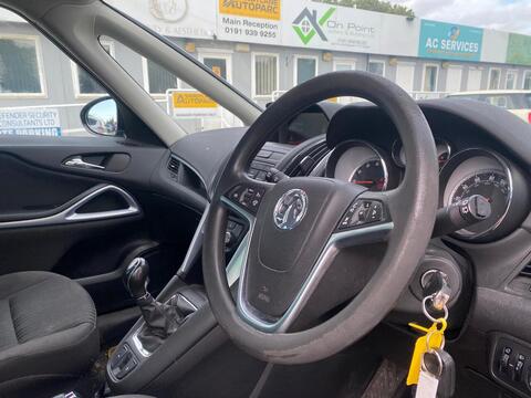 1.8 16V Tech Line MPV 5dr Petrol Manual Euro 5 (140 ps)