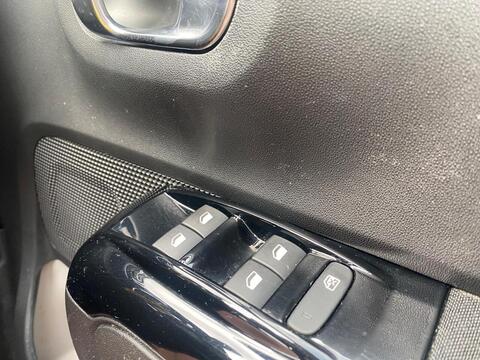 1.2 PureTech Flair Hatchback 5dr Petrol Manual Euro 6 (82 ps)