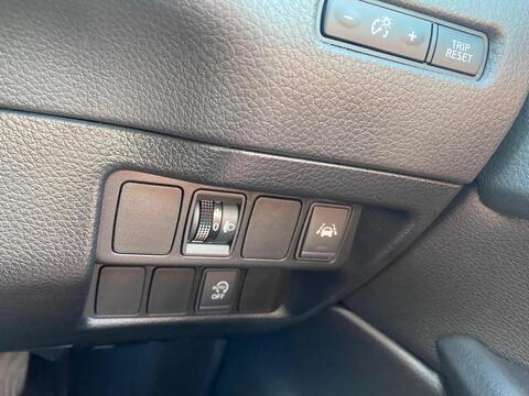 1.5 dCi N-Connecta (Glass Roof Pack) 1.5 5dr SUV Manual Diesel