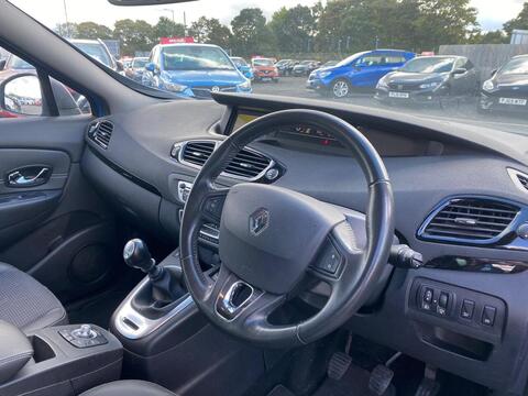1.5 dCi Dynamique Nav MPV 5dr Diesel Manual Euro 6 (s/s) (110 ps)