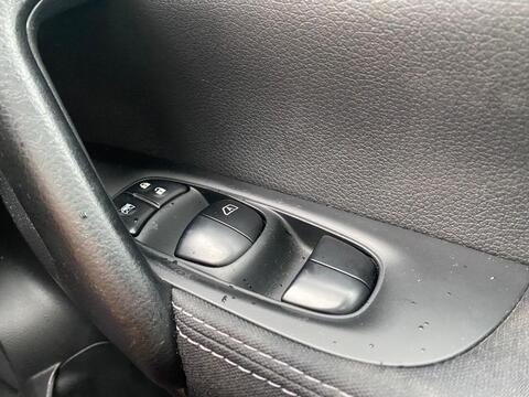 1.6 dCi Acenta Premium SUV 5dr Diesel XTRON 2WD Euro 5 (s/s) (130 ps)