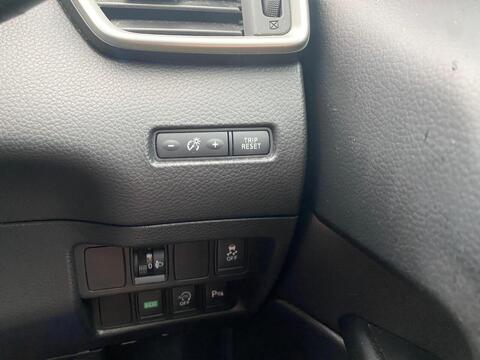 1.6 dCi Acenta Premium SUV 5dr Diesel XTRON 2WD Euro 5 (s/s) (130 ps)
