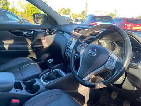 DIG-T Tekna Glass Roof Pack 1.6 5dr SUV Manual Petrol
