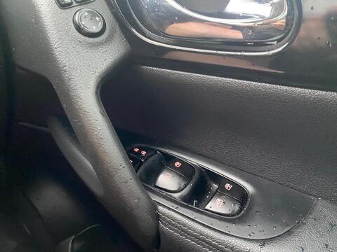 dCi Tekna Glass Roof Pack 1.5 5dr SUV Manual Diesel