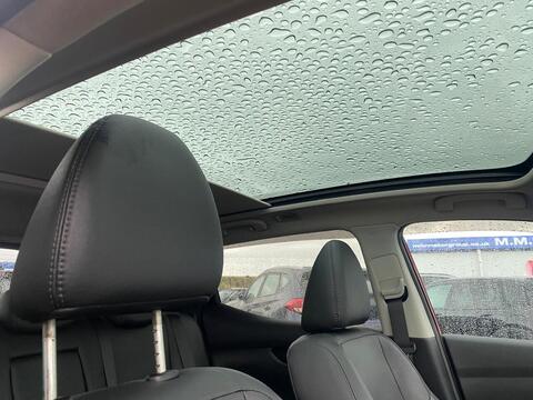 dCi Tekna Glass Roof Pack 1.5 5dr SUV Manual Diesel