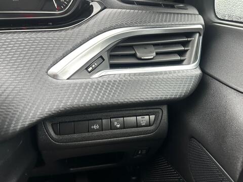 1.2 PureTech Tech Edition Hatchback 5dr Petrol Manual Euro 6 (s/s) (82 ps)