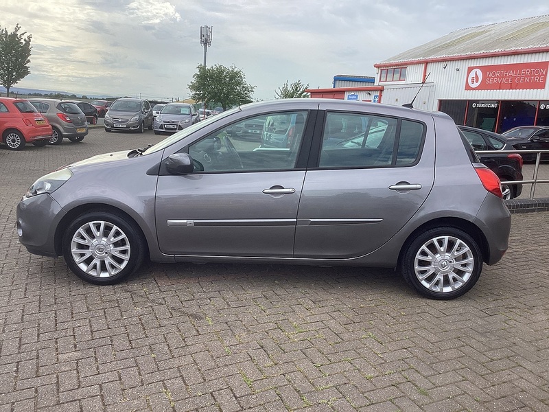 Renault 1.2 Dynamique TomTom Hatchback 5dr Petrol Manual Euro 5 (75 ps)
