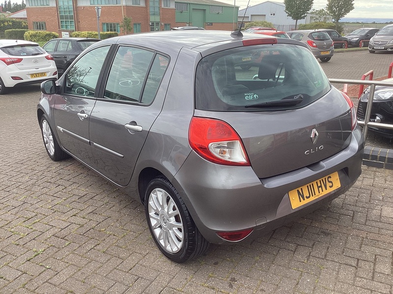 Renault 1.2 Dynamique TomTom Hatchback 5dr Petrol Manual Euro 5 (75 ps)