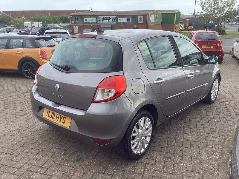 Renault 1.2 Dynamique TomTom Hatchback 5dr Petrol Manual Euro 5 (75 ps)
