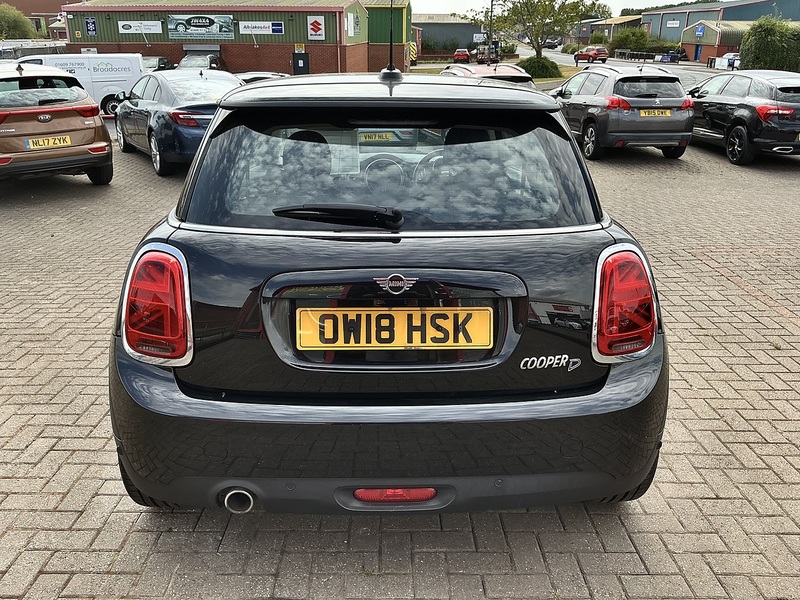 MINI 1.5 Cooper D Hatchback 3dr Diesel Manual Euro 6 (s/s) (116 ps)