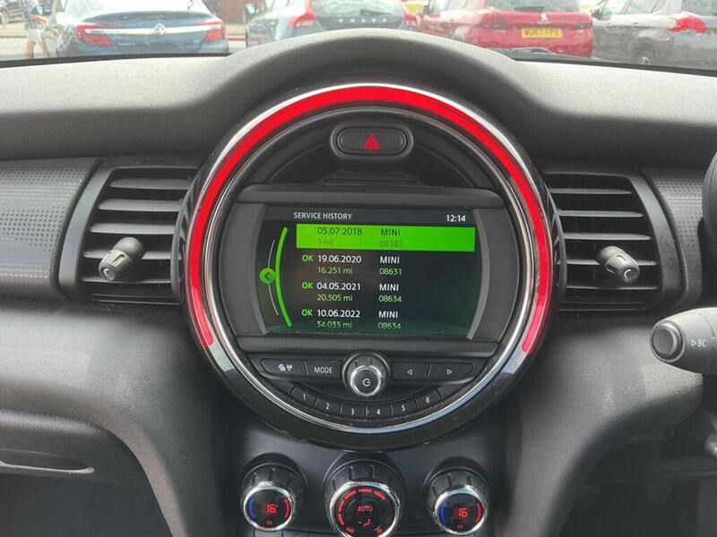 MINI 1.5 Cooper D Hatchback 3dr Diesel Manual Euro 6 (s/s) (116 ps)
