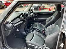 MINI Hatch Cooper D