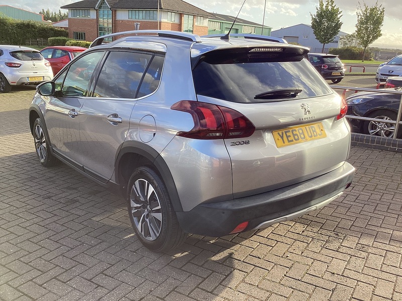 Peugeot 1.2 PureTech Allure SUV 5dr Petrol Manual Euro 6 (s/s) (82 ps)