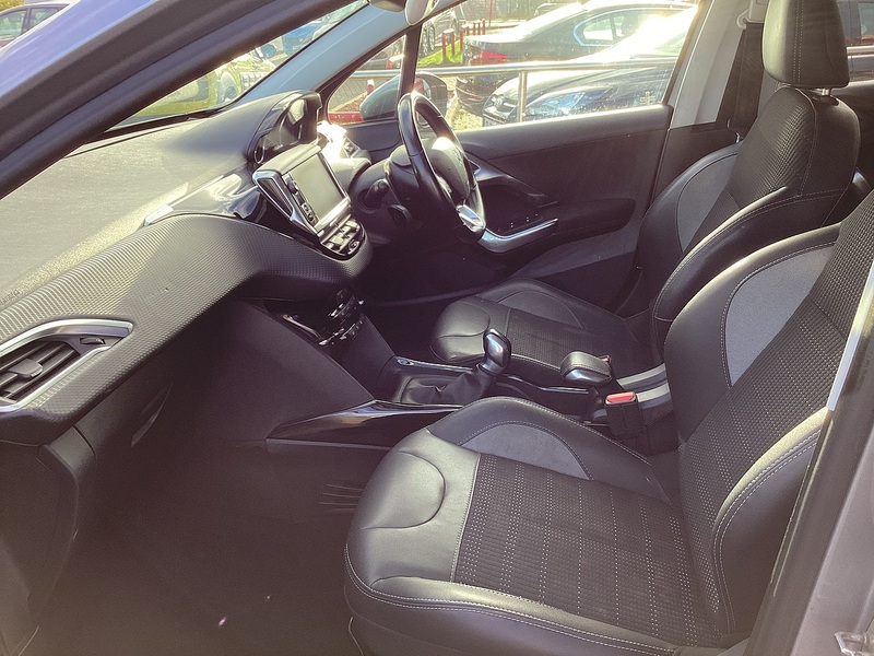 Peugeot 1.2 PureTech Allure SUV 5dr Petrol Manual Euro 6 (s/s) (82 ps)