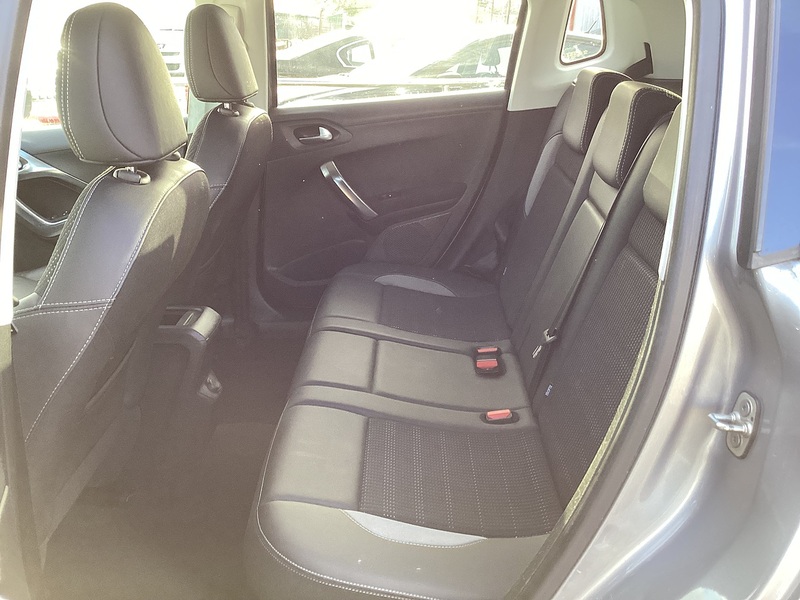 Peugeot 1.2 PureTech Allure SUV 5dr Petrol Manual Euro 6 (s/s) (82 ps)