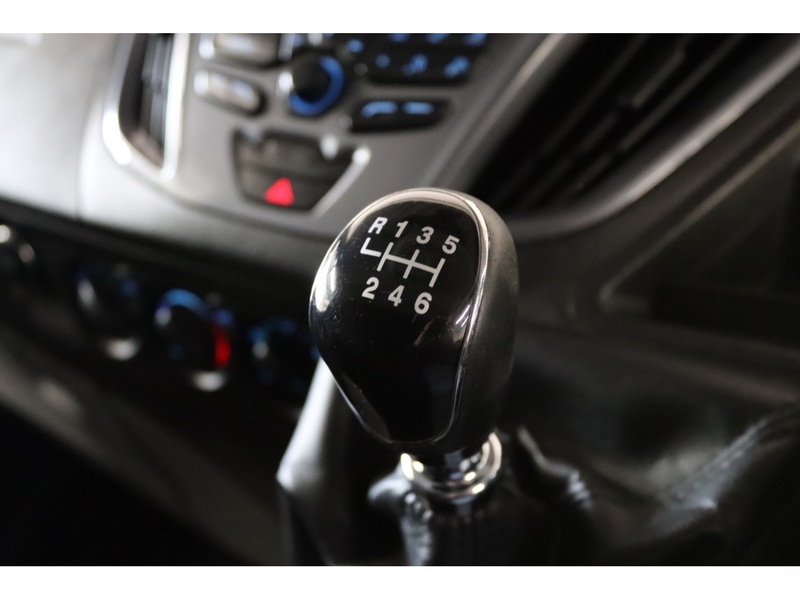 Ford 2.2 TDCi 290 Limited Panel Van 5dr Diesel Manual L2 H1 (186 g/km, 123 bhp)