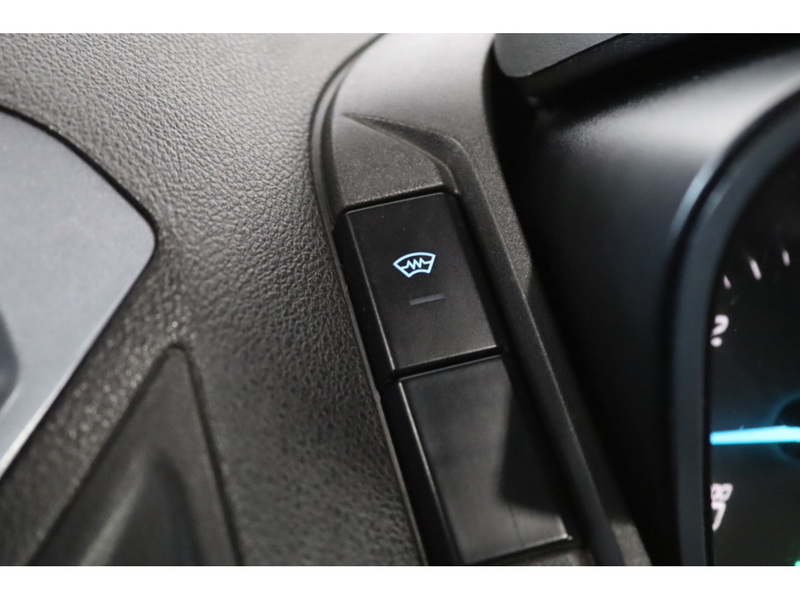 Ford 2.2 TDCi 290 Limited Panel Van 5dr Diesel Manual L2 H1 (186 g/km, 123 bhp)