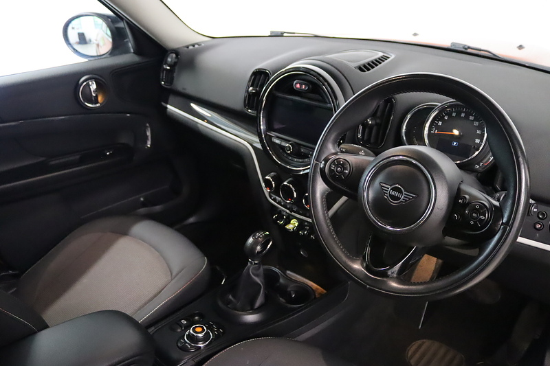 MINI Countryman Cooper SE Classic - U2281