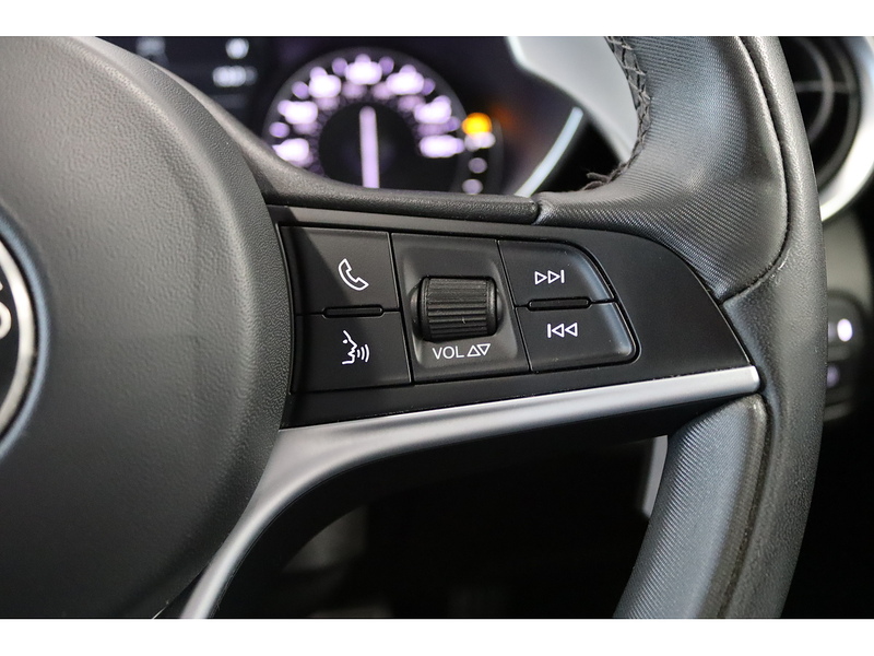 Alfa Romeo 2.0T Veloce Saloon 4dr Petrol Auto Euro 6 (s/s) (280 ps)