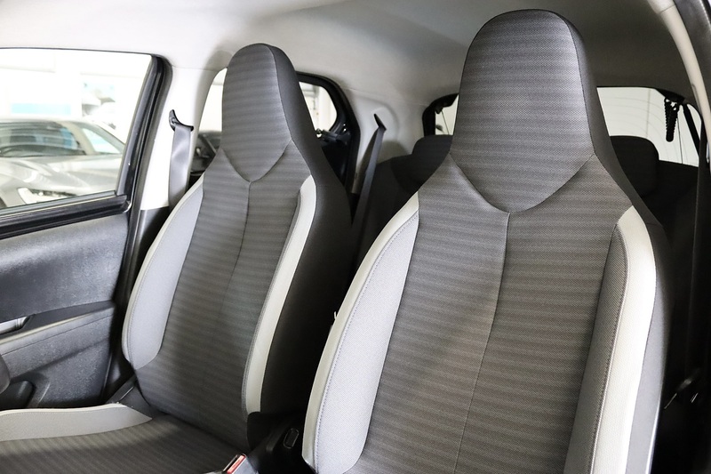 Toyota 1.0 VVT-i x-plore Hatchback 5dr Petrol Manual Euro 6 (71 ps)