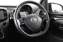 Toyota AYGO VVT-i x-plore 