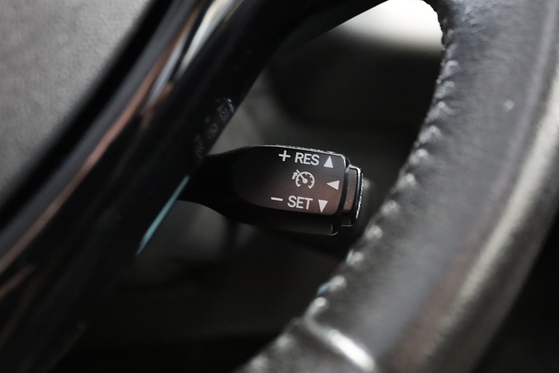 Toyota 1.0 VVT-i x-plore Hatchback 5dr Petrol Manual Euro 6 (71 ps)